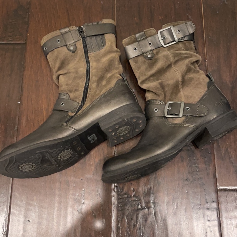 CAT by caterpillar leather/suede moto bootie THESE ARE A SIZE 6 1/2 - Picture 3 of 8
